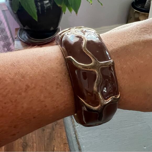 Brown & Gold Tone Bracelet - Picture 1 of 4
